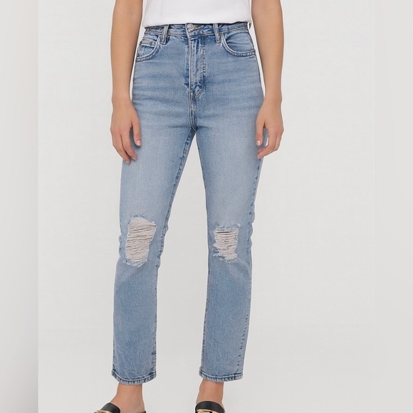 Levi's Women's Light Blue Jeans - Picture 1 of 7